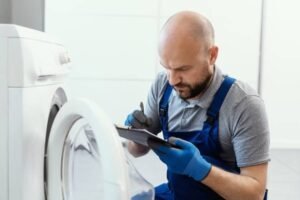 دليلك الشامل لصيانة أجهزة LG في الكويت: فني متخصص لخدمتك